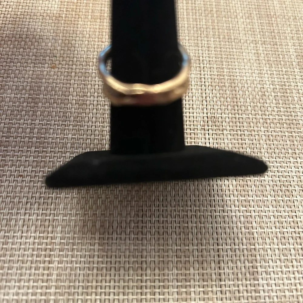 Source Unknown Gold Ring with Deep Blue Stone - Picture 5 of 5
